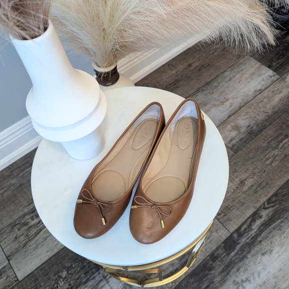 Lauren Ralph Lauren Jayna Brown Leather Flats with Bow Detail Sz 7. - Picture 2 of 7